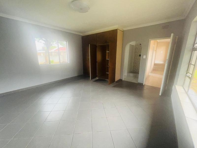 To Let 4 Bedroom Property for Rent in Edenvale Gauteng