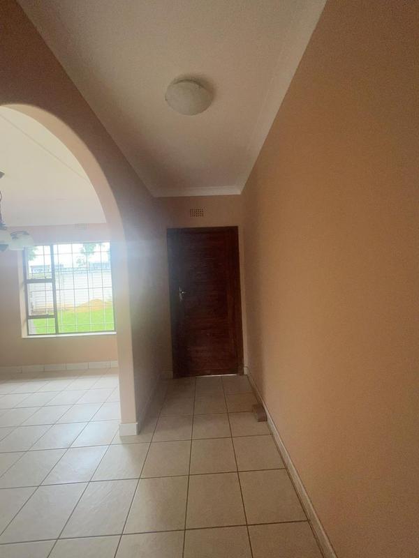 To Let 4 Bedroom Property for Rent in Edenvale Gauteng