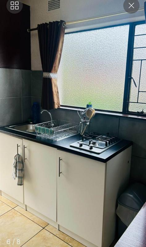 To Let 1 Bedroom Property for Rent in Edenvale Gauteng