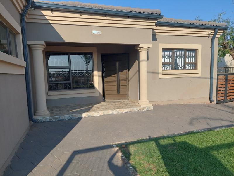 3 Bedroom Property for Sale in Lotus Gardens Gauteng