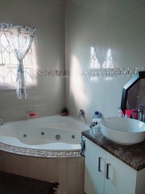 3 Bedroom Property for Sale in Lotus Gardens Gauteng