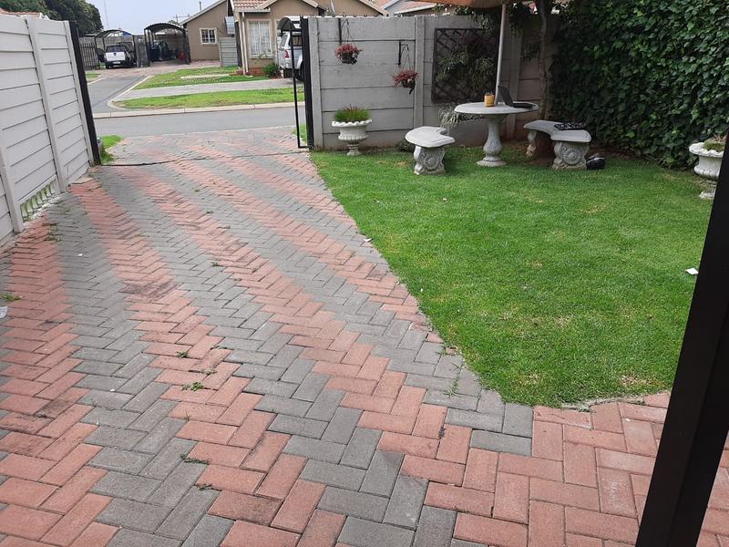 To Let 3 Bedroom Property for Rent in Terenure Gauteng