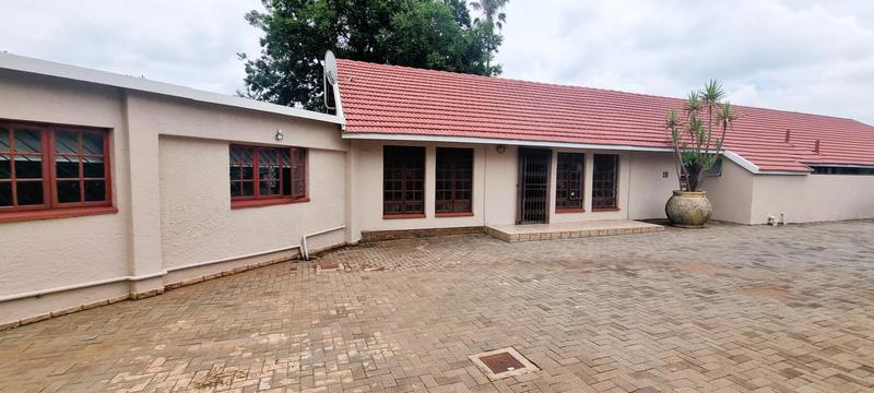 6 Bedroom Property for Sale in Eldoraigne Gauteng