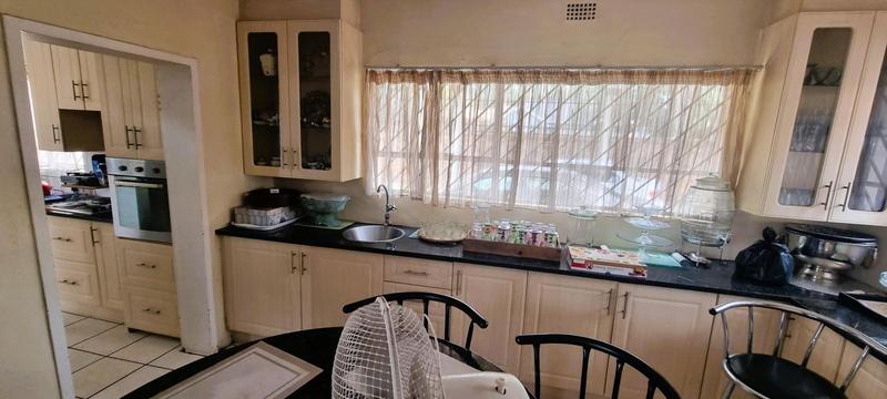 6 Bedroom Property for Sale in Eldoraigne Gauteng