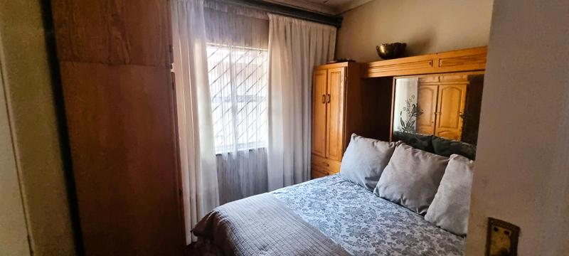 6 Bedroom Property for Sale in Eldoraigne Gauteng