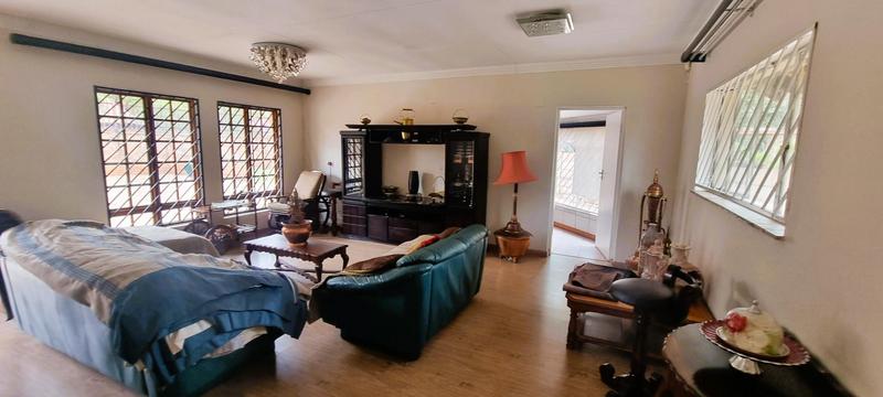 6 Bedroom Property for Sale in Eldoraigne Gauteng