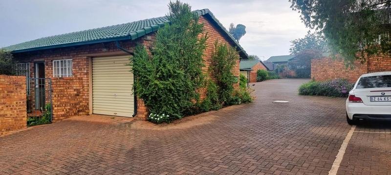 2 Bedroom Property for Sale in Hennopspark Gauteng