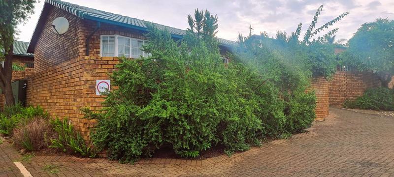 2 Bedroom Property for Sale in Hennopspark Gauteng