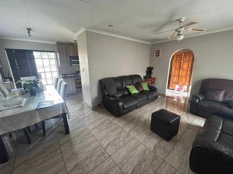 4 Bedroom Property for Sale in The Reeds Gauteng