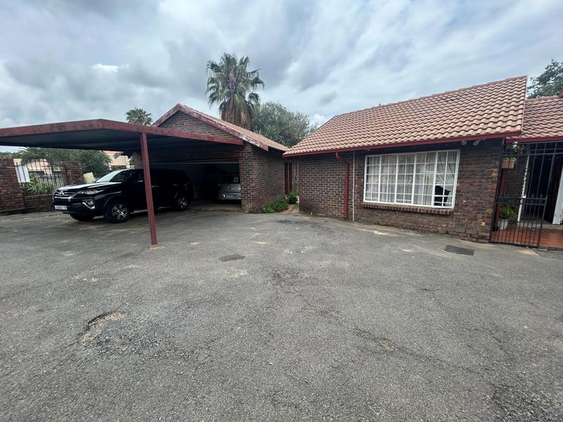 4 Bedroom Property for Sale in The Reeds Gauteng