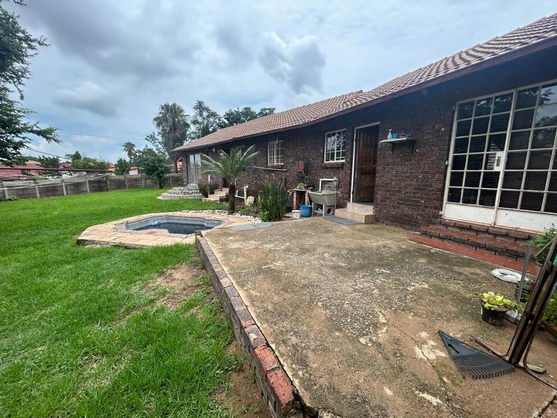 4 Bedroom Property for Sale in The Reeds Gauteng