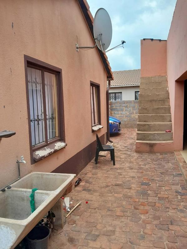 3 Bedroom Property for Sale in Protea Glen Gauteng