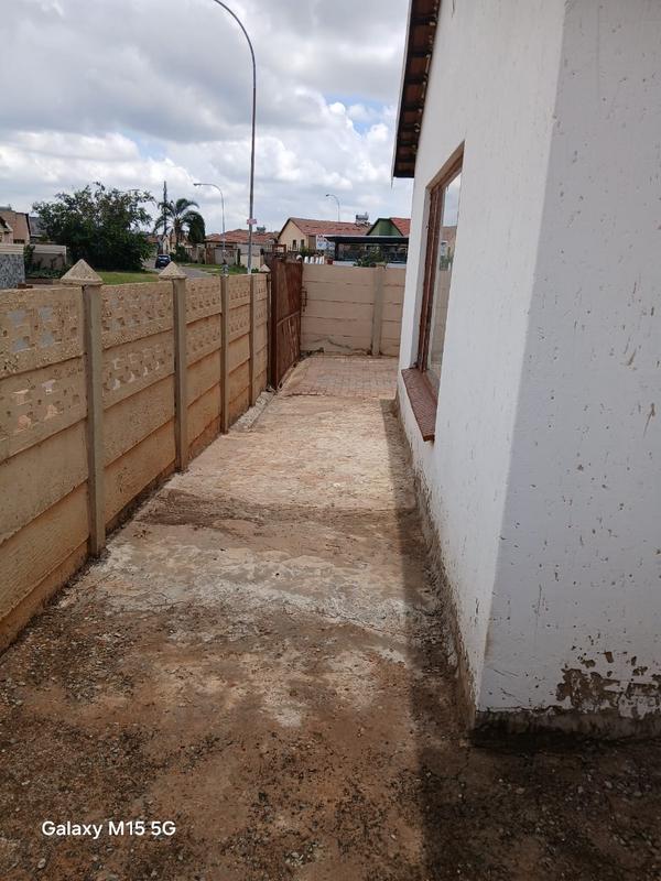 3 Bedroom Property for Sale in Lenasia South Gauteng