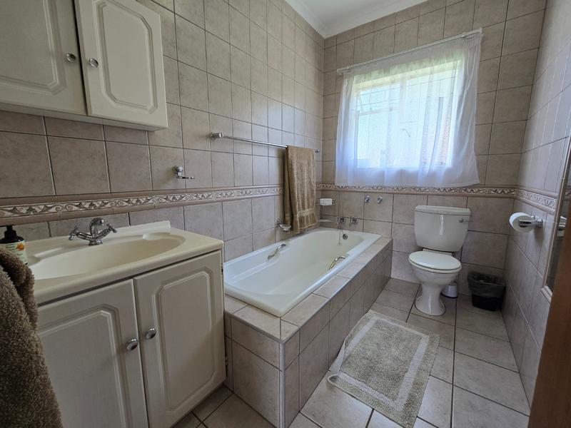 4 Bedroom Property for Sale in Magalieskruin Gauteng