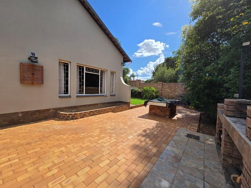 4 Bedroom Property for Sale in Magalieskruin Gauteng