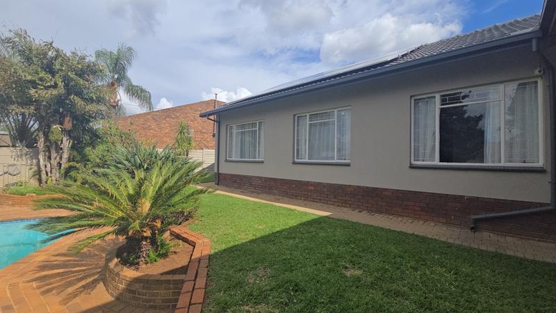 4 Bedroom Property for Sale in Magalieskruin Gauteng