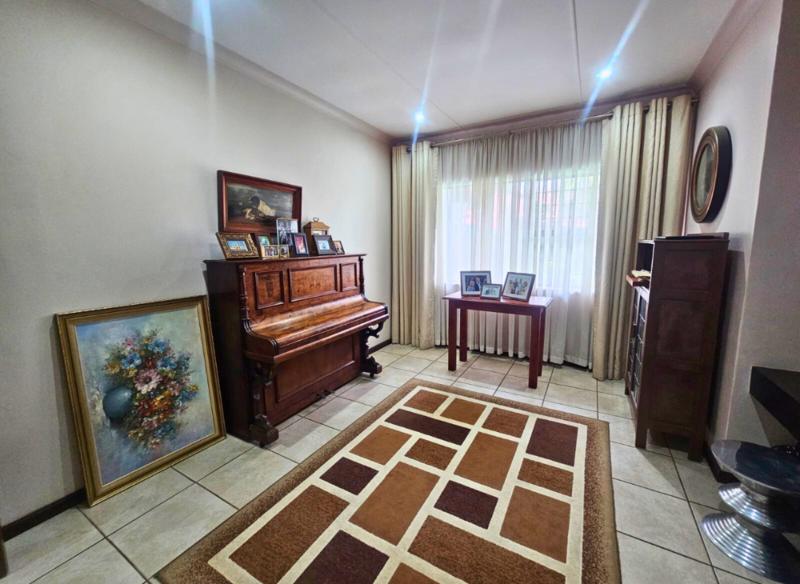 3 Bedroom Property for Sale in Glen Marais Gauteng