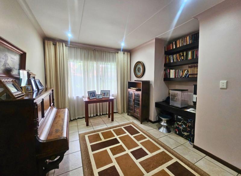 3 Bedroom Property for Sale in Glen Marais Gauteng