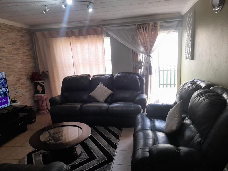 3 Bedroom Property for Sale in Ravenswood Gauteng