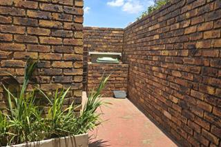 3 Bedroom Property for Sale in Brackenhurst Gauteng