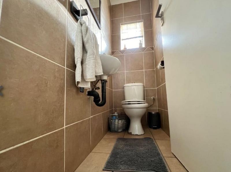 3 Bedroom Property for Sale in Verwoerdpark Gauteng