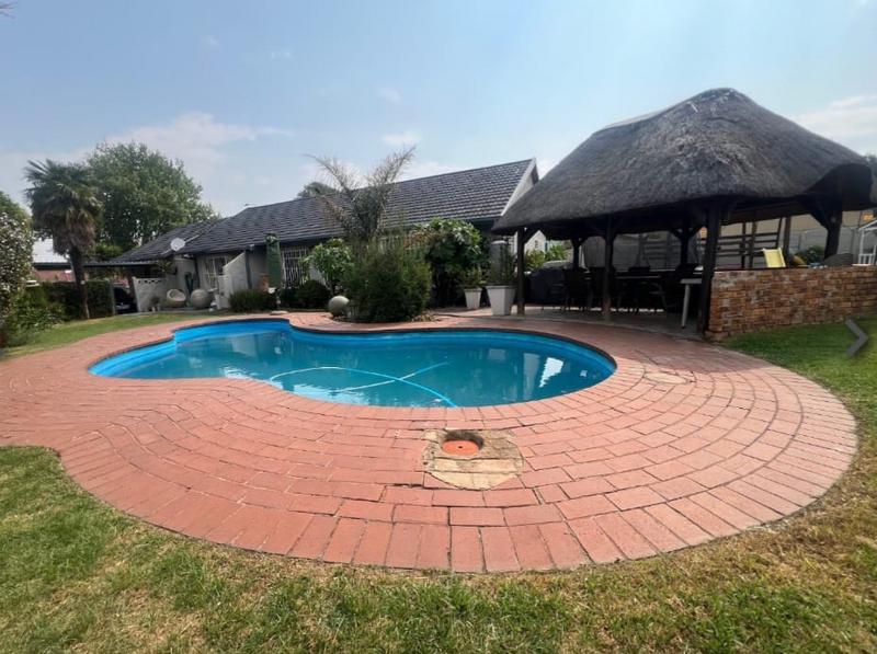 3 Bedroom Property for Sale in Verwoerdpark Gauteng