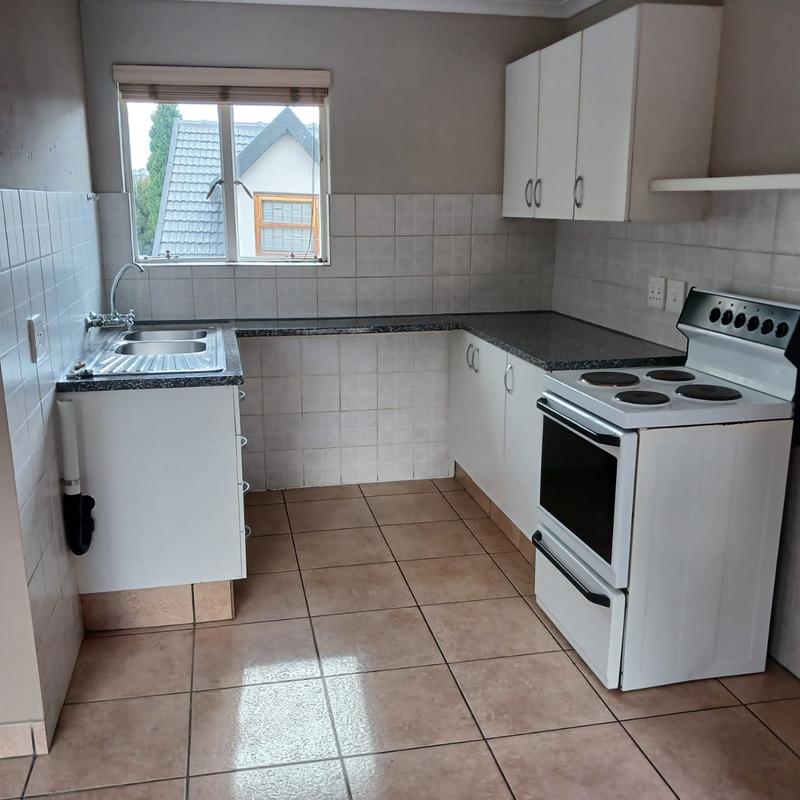 To Let 1 Bedroom Property for Rent in Florida Glen Gauteng