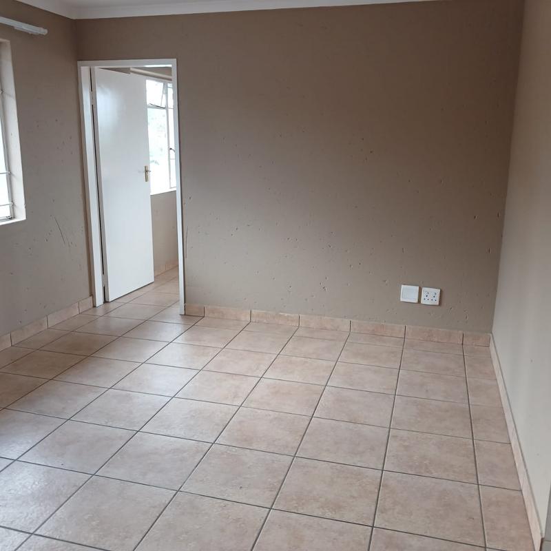 To Let 1 Bedroom Property for Rent in Florida Glen Gauteng