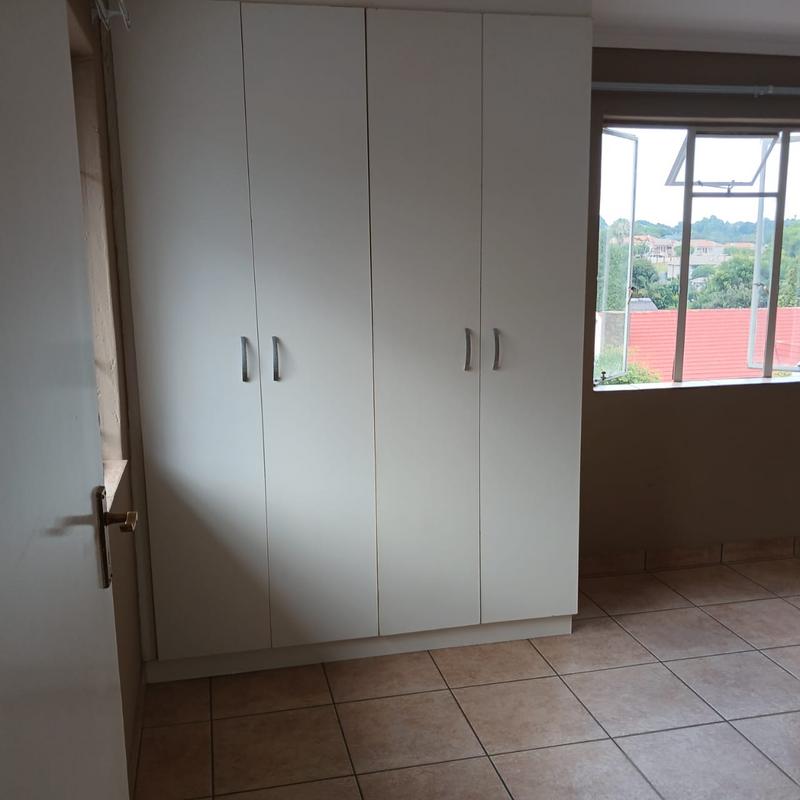 To Let 1 Bedroom Property for Rent in Florida Glen Gauteng