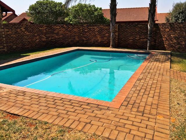 To Let 2 Bedroom Property for Rent in Meyerspark Gauteng