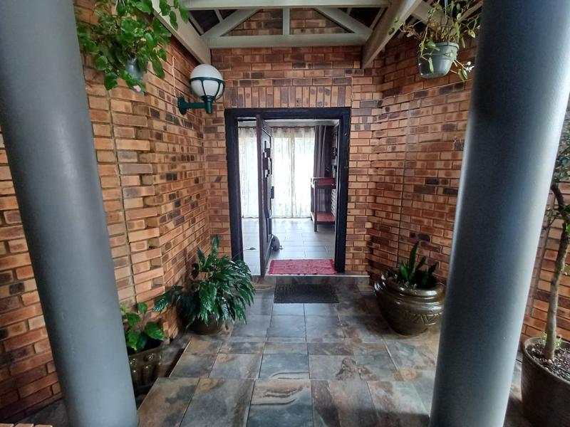 4 Bedroom Property for Sale in Florauna Gauteng