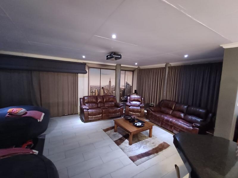 4 Bedroom Property for Sale in Florauna Gauteng