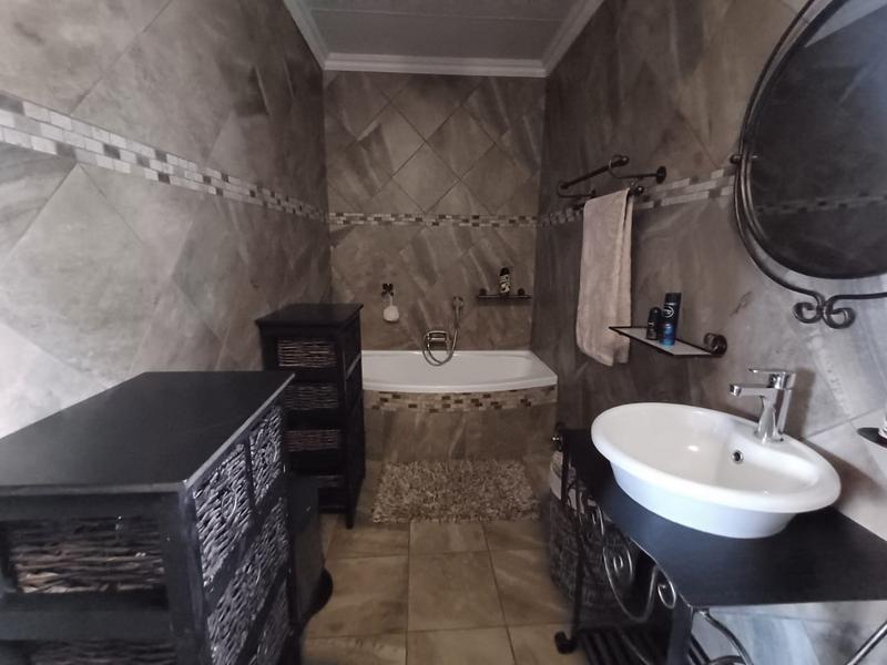 4 Bedroom Property for Sale in Florauna Gauteng