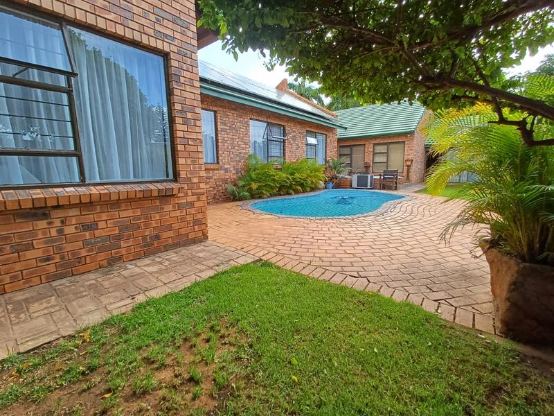 4 Bedroom Property for Sale in Florauna Gauteng