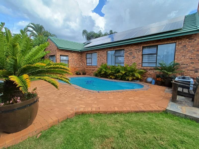 4 Bedroom Property for Sale in Florauna Gauteng