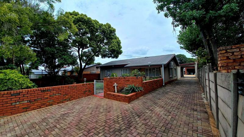 4 Bedroom Property for Sale in Booysens Gauteng