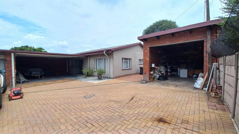 4 Bedroom Property for Sale in Booysens Gauteng