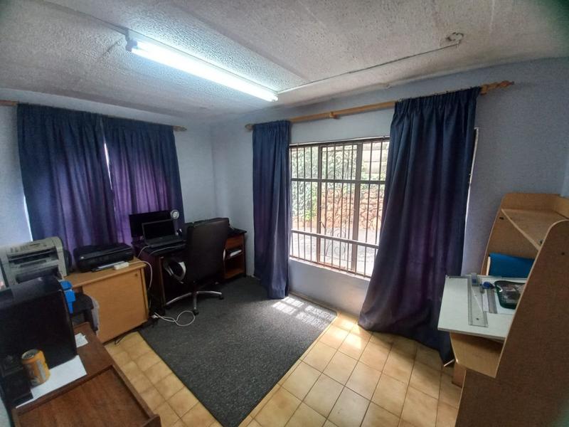 4 Bedroom Property for Sale in Mountain View Gauteng