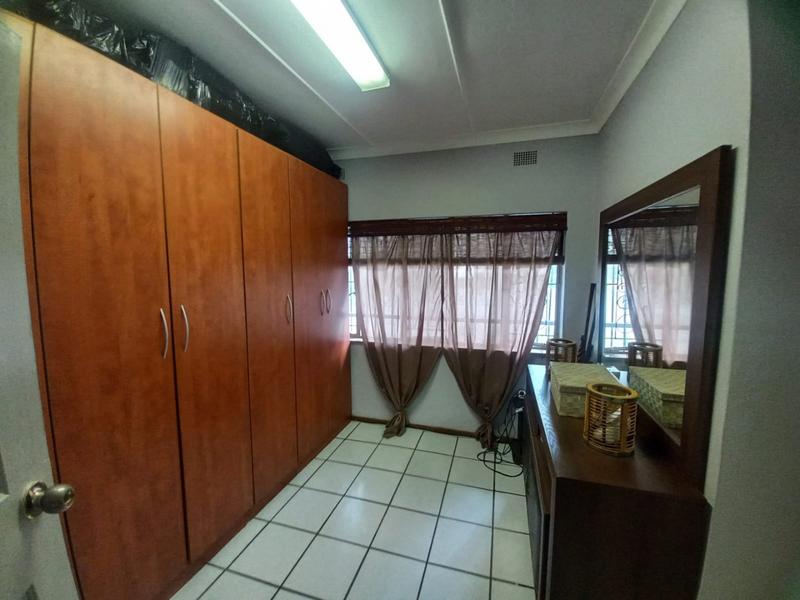 4 Bedroom Property for Sale in Mountain View Gauteng