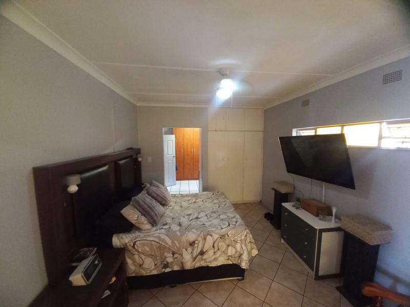 4 Bedroom Property for Sale in Mountain View Gauteng