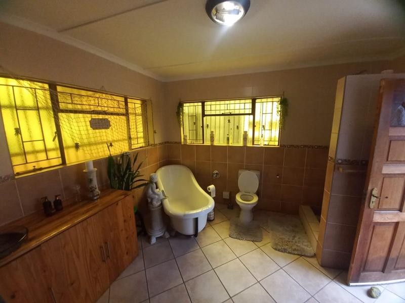 4 Bedroom Property for Sale in Mountain View Gauteng