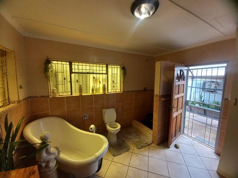 4 Bedroom Property for Sale in Mountain View Gauteng