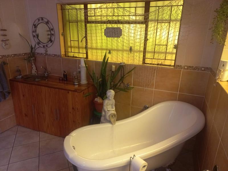 4 Bedroom Property for Sale in Mountain View Gauteng