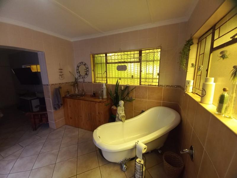 4 Bedroom Property for Sale in Mountain View Gauteng