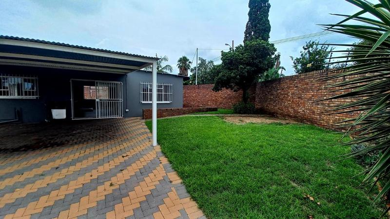 5 Bedroom Property for Sale in Pretoria Gardens Gauteng