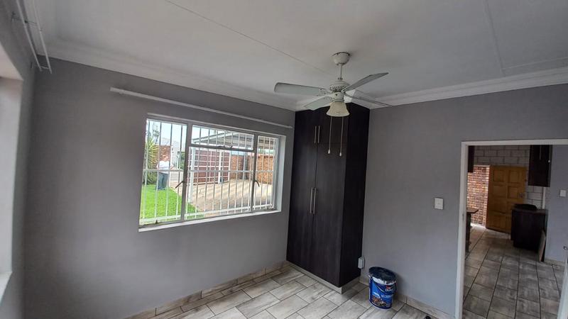 5 Bedroom Property for Sale in Pretoria Gardens Gauteng