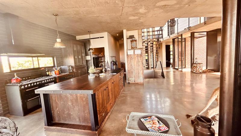 5 Bedroom Property for Sale in Waterkloof Ridge Gauteng