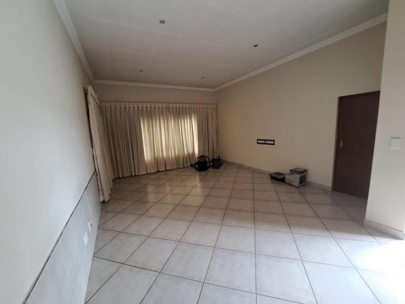 To Let 3 Bedroom Property for Rent in Thatchfield Gauteng