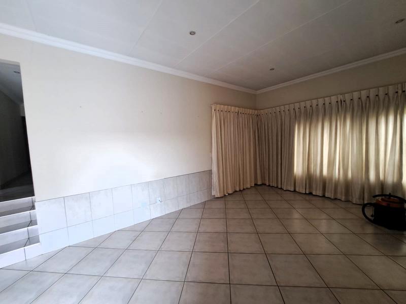 To Let 3 Bedroom Property for Rent in Thatchfield Gauteng