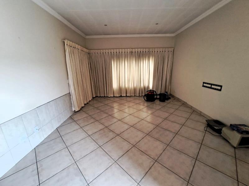 To Let 3 Bedroom Property for Rent in Thatchfield Gauteng